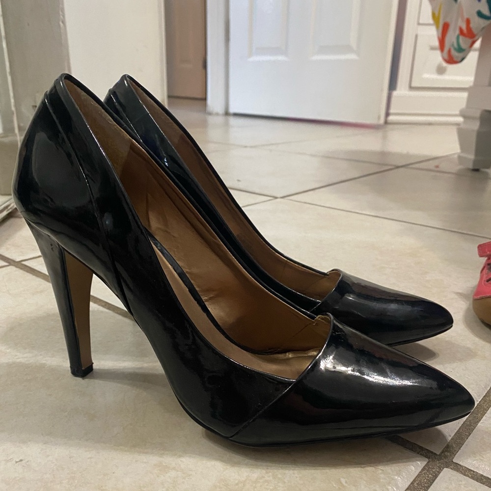 Jessica Simpson 8 1/2 black heels